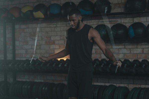 Comment les gardiens anticipent-ils les tirs au football?